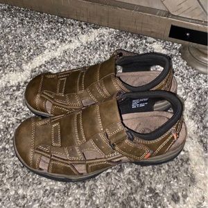 Big boy / small Mens closed toe sandals